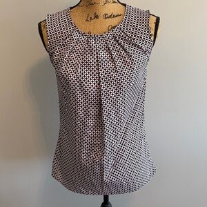 Chic Sleeveless Geometric Blouse